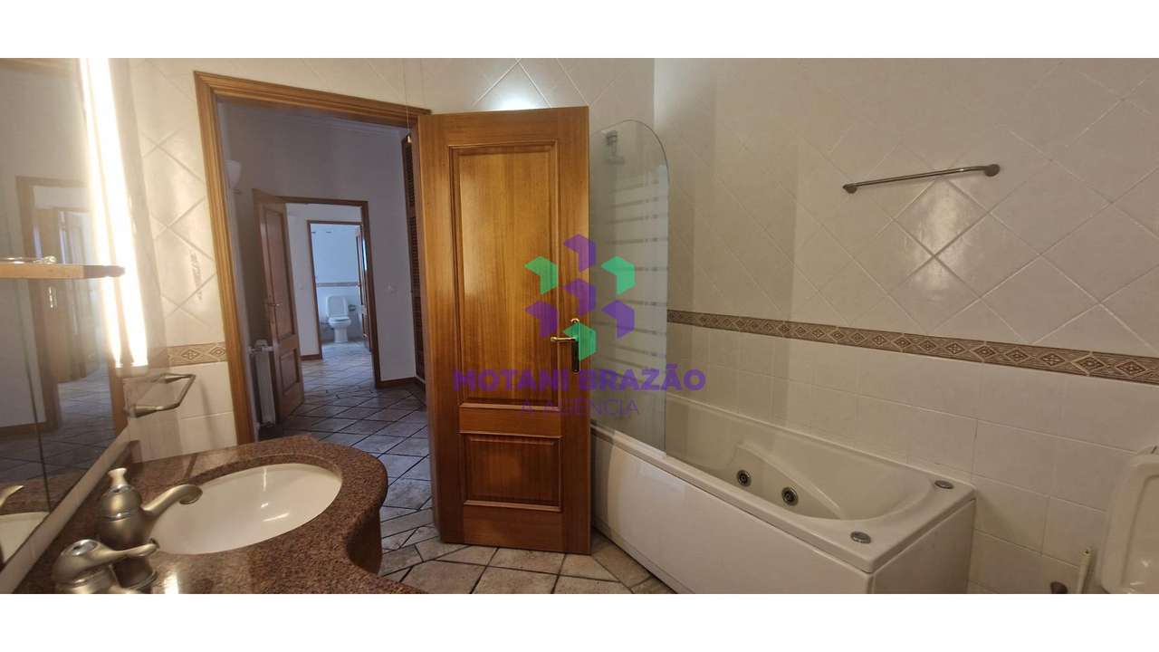 Magnífica Moradia Sesimbra c/Piscina-45