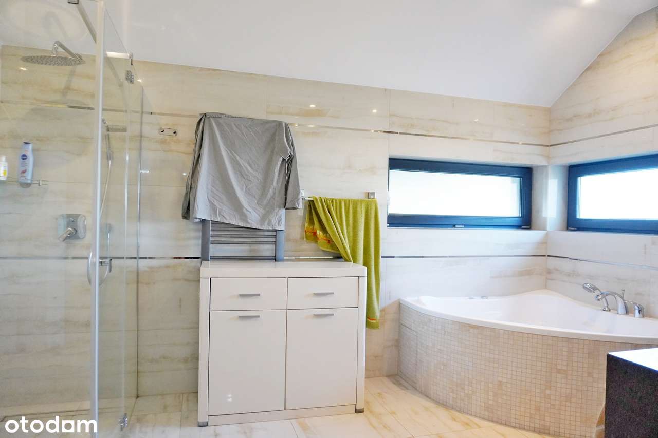 Luksusowy dom na prestiżowym osiedlu pod Łodzią (kilka kilometrów)-16