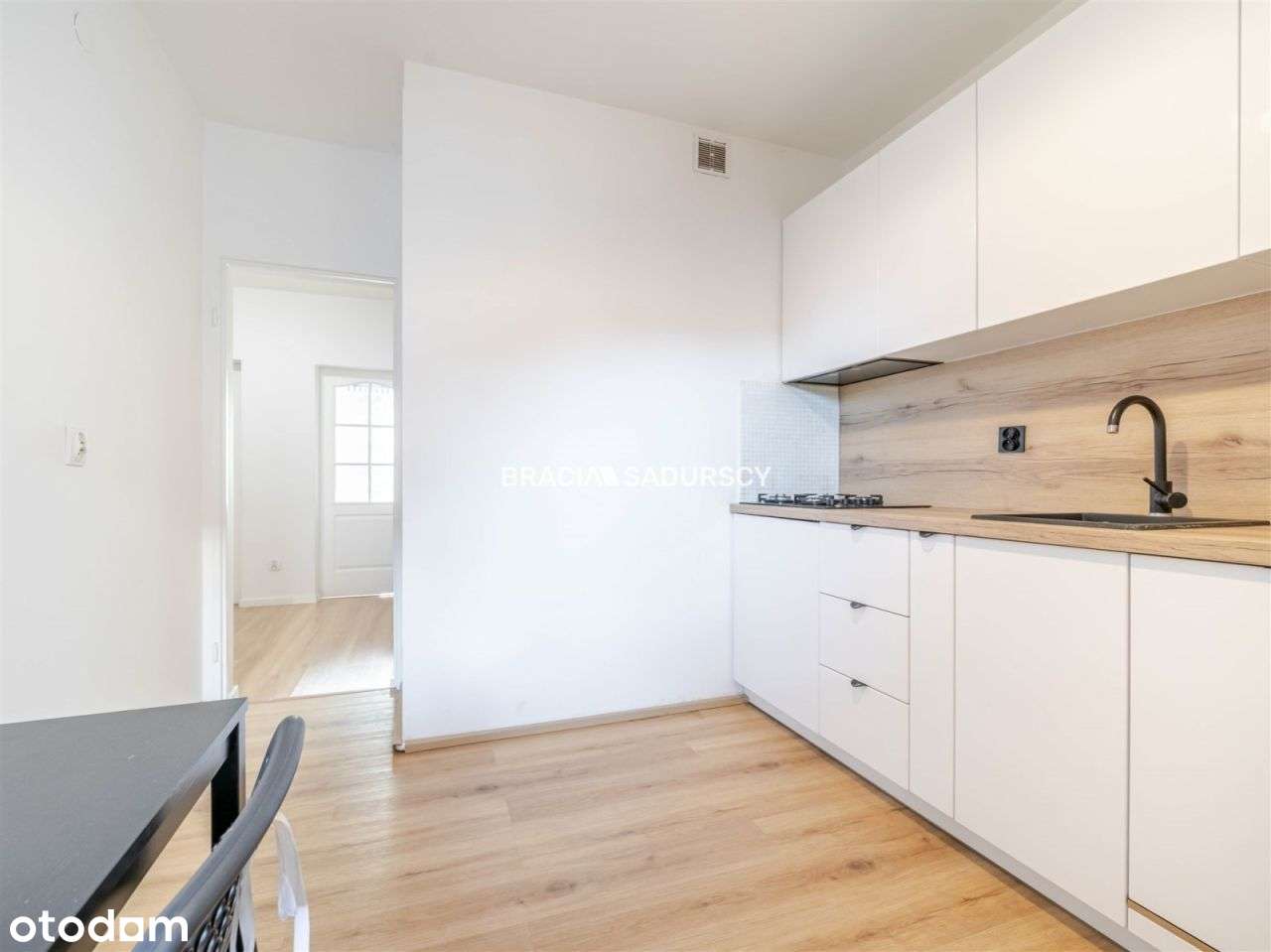 64m2 4 pok+ os kuchnia balkon Bronowice-13