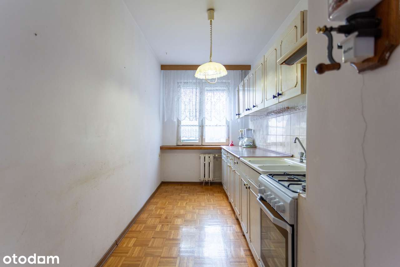 Trzypokojowe mieszkanie z balkonem na Piekarach-4