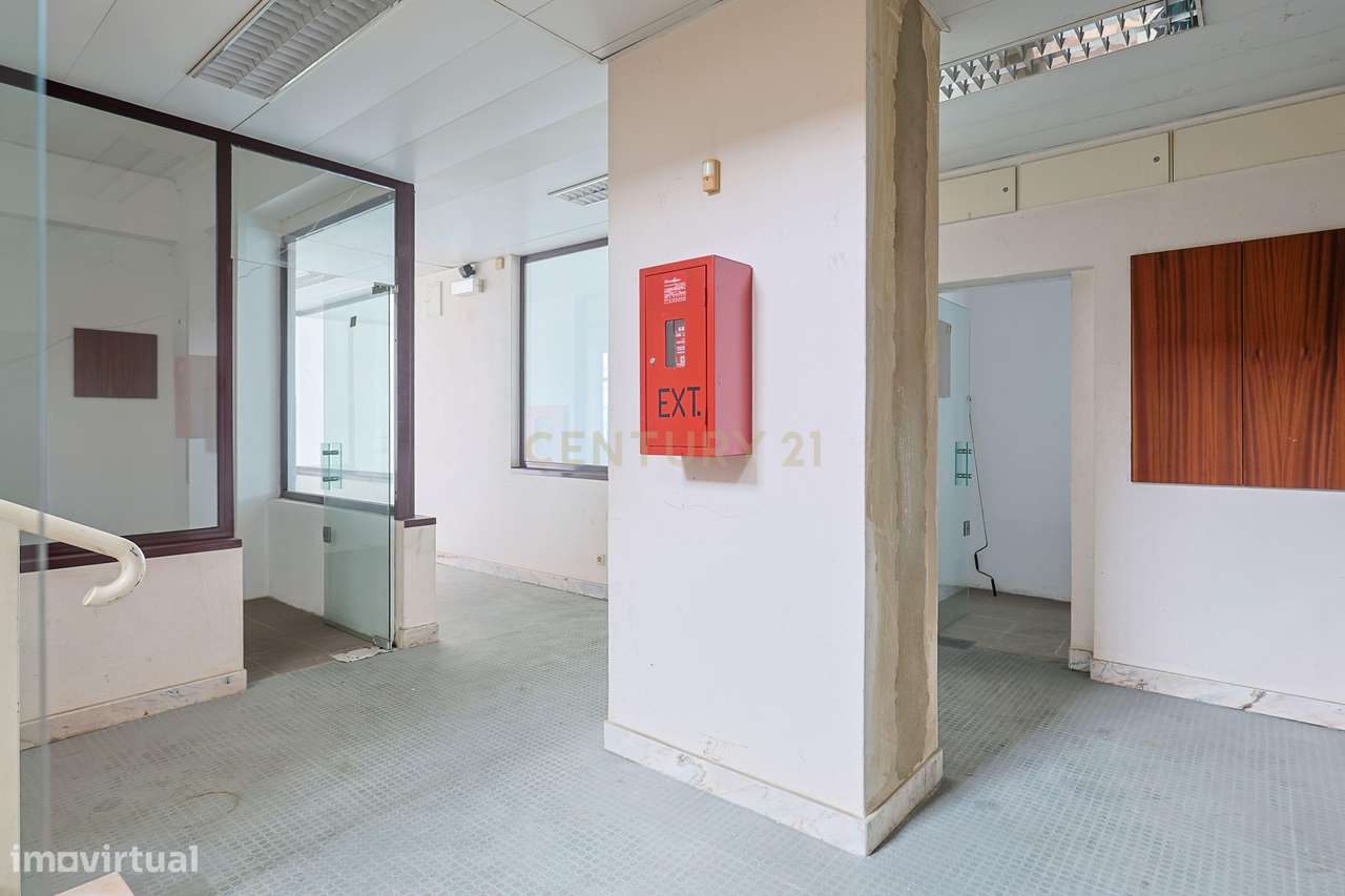 11 Lojas à Venda em bloco | 326 m² - Grande imagem: 4/17