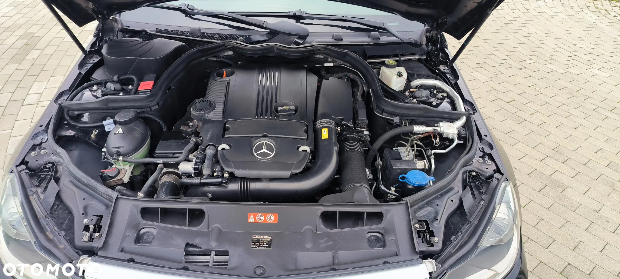 Mercedes-Benz Klasa C 180 T CGI Automatik BlueEFFICIENCY Avantgarde - 11