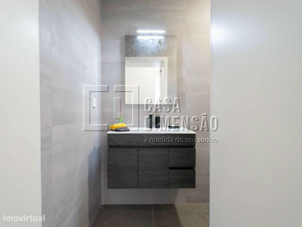 Apartamento T3 em Benfica, com Varandas, Totalmente Mobilado e Pron...-40