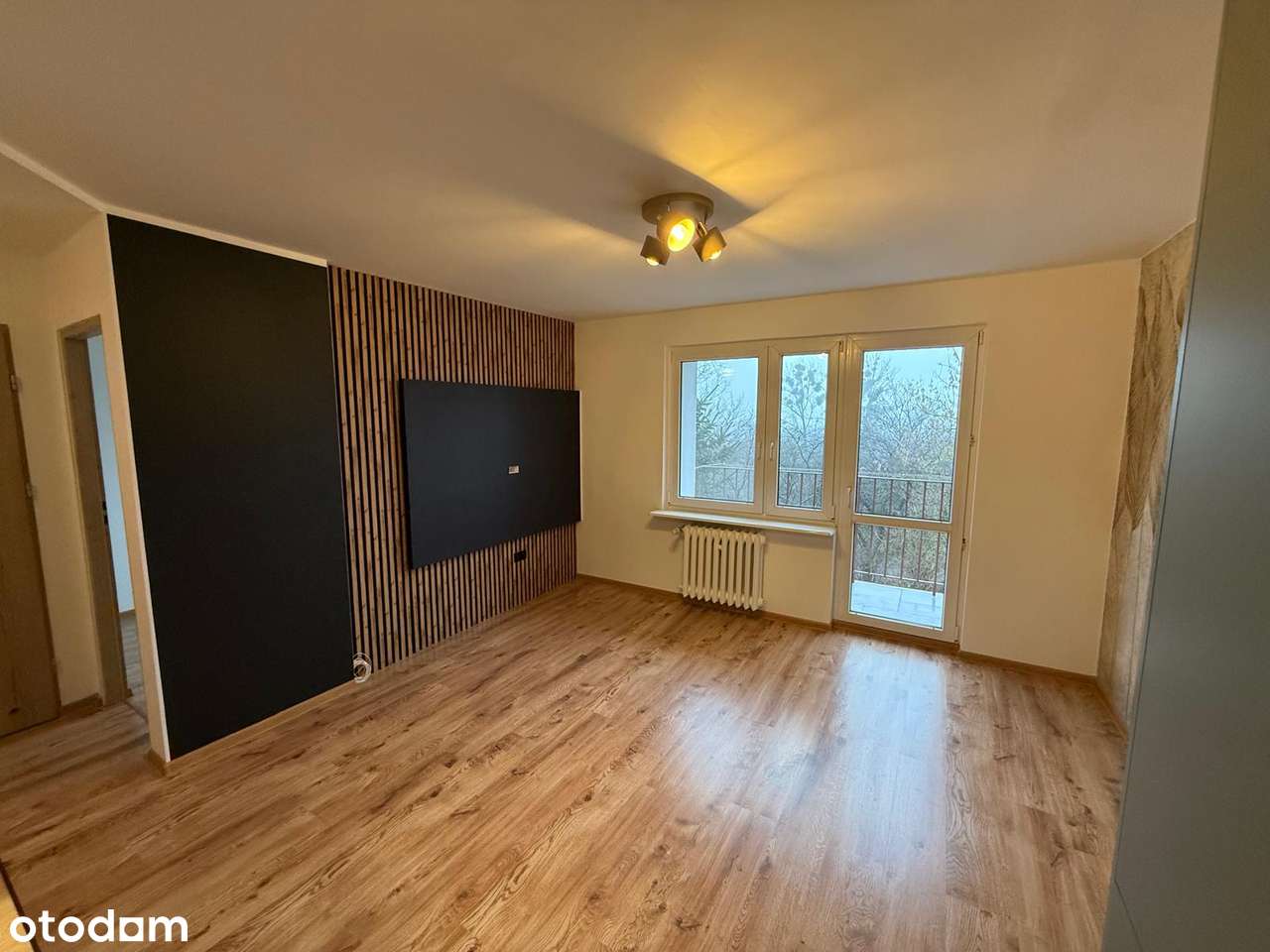 2 pokojowe mieszkanie z balkonem-1 piętro-po remoncie-Centrum miasta - Pełny obrazek: 4/9