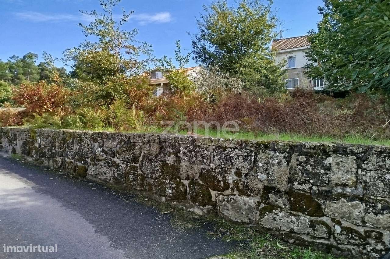 Lote para Construção com Localização Privilegiada e Serviços ao Red... - Grande imagem: 3/29