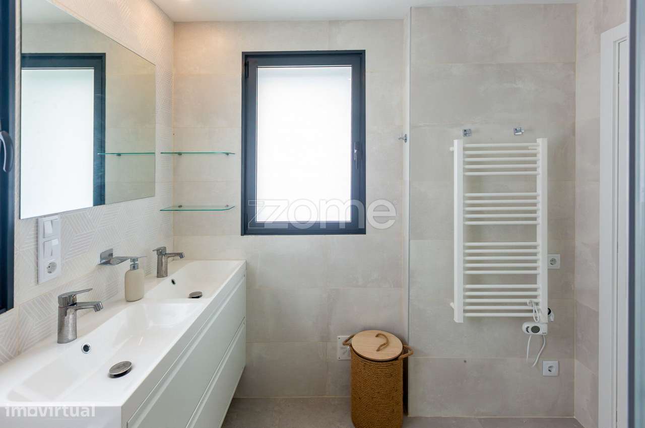 Moradia T3 Nova com Terraços Panorâmicos e Vista Mar na Atalhada-22