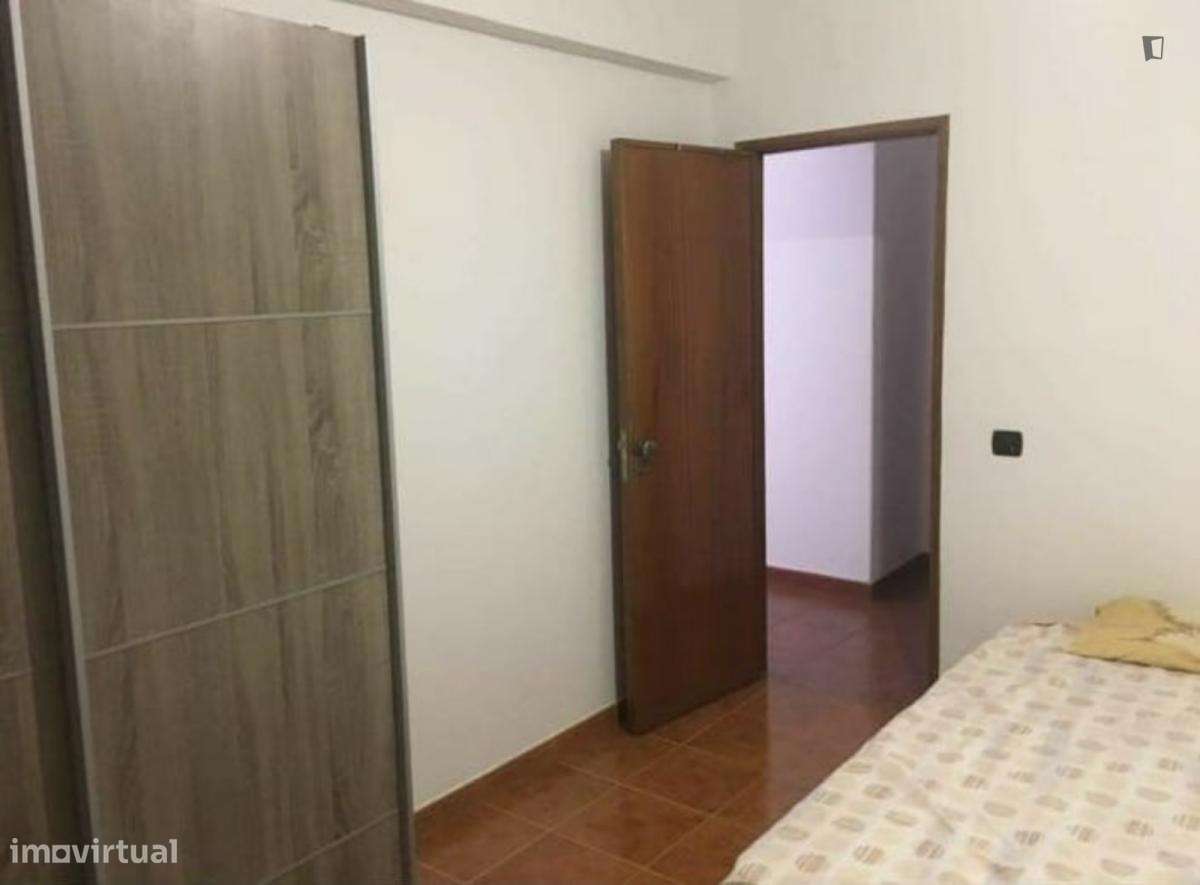 Quarto - localizado em Amadora Lisbon - Grande imagem: 2/8