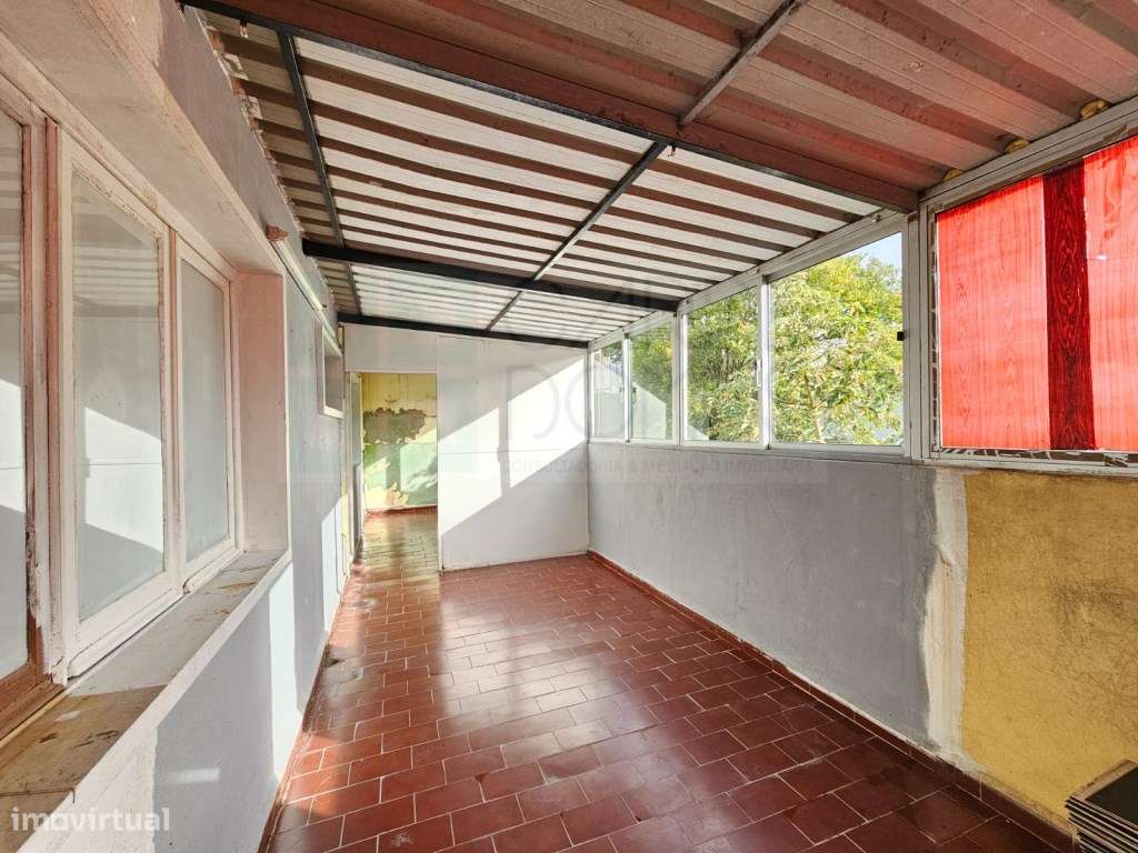 Prédio com Comércio e 2 apartamentos, em Mem Martins, Sintra-34