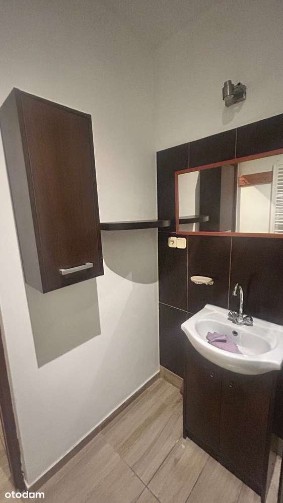 Rybnik - piętro w kamienicy 3 pokoje, kuchnia, łazienka, czynsz 150 zł-8