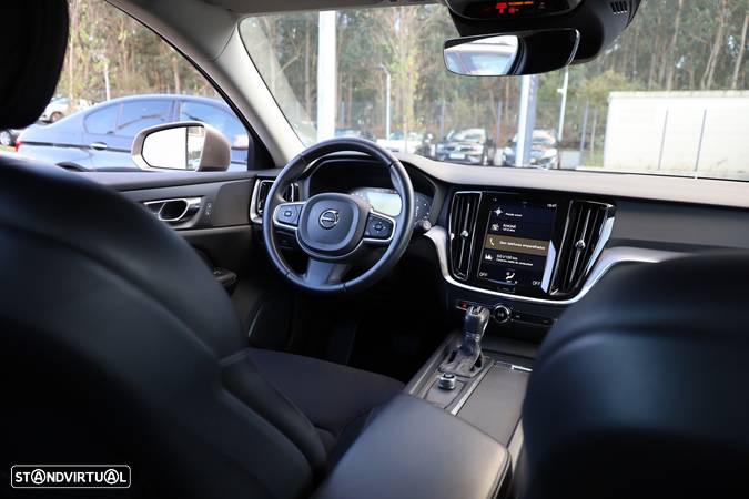 Volvo V60 2.0 D4 Momentum Geartronic - 12