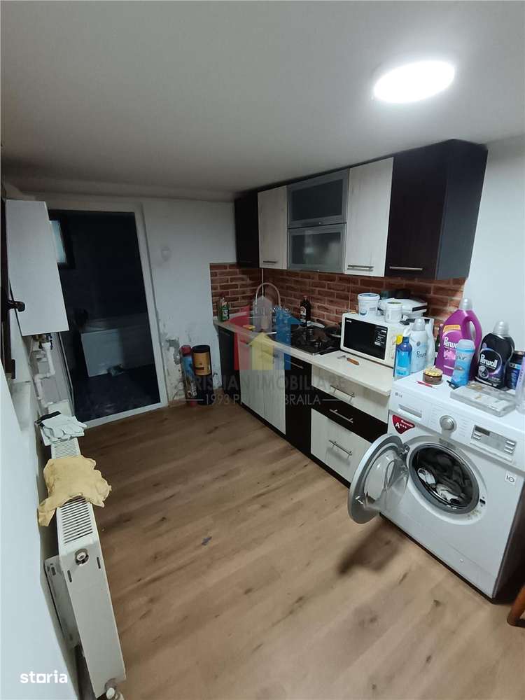 Piata Saraca-Casa 3 cam 100mp utili toate utilitatile teren 196 mp - Imagine principală: 5/11