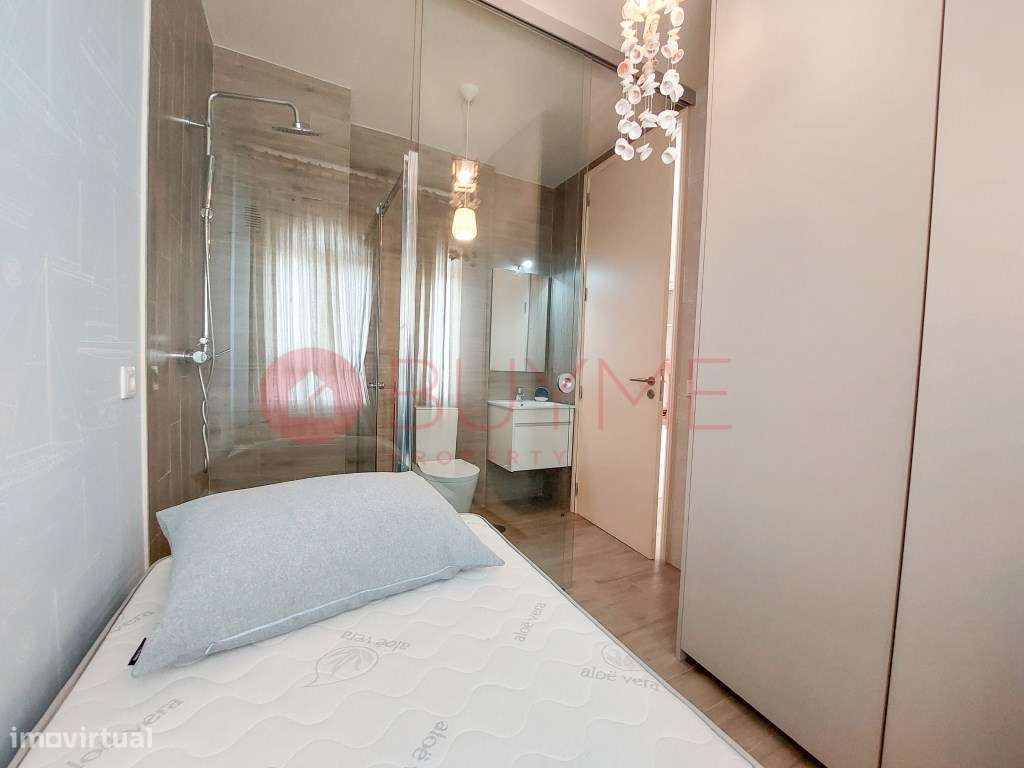 Apartamento T1+1 remodelado com vista mar em primeira linha - Quart...-13