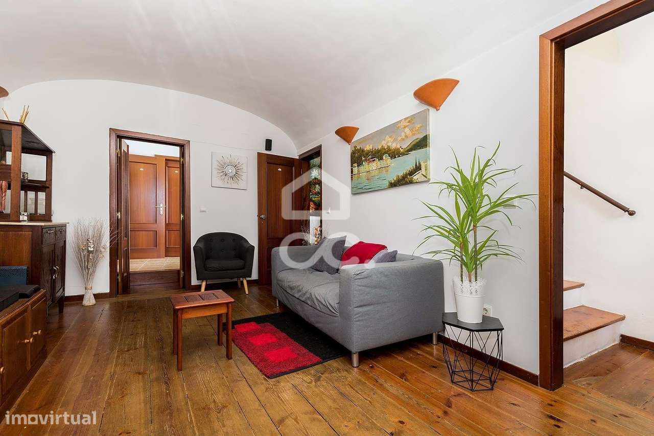 Moradia T3 c/ Terraço e Comércio | Centro Histórico de Évora - Grande imagem: 5/33