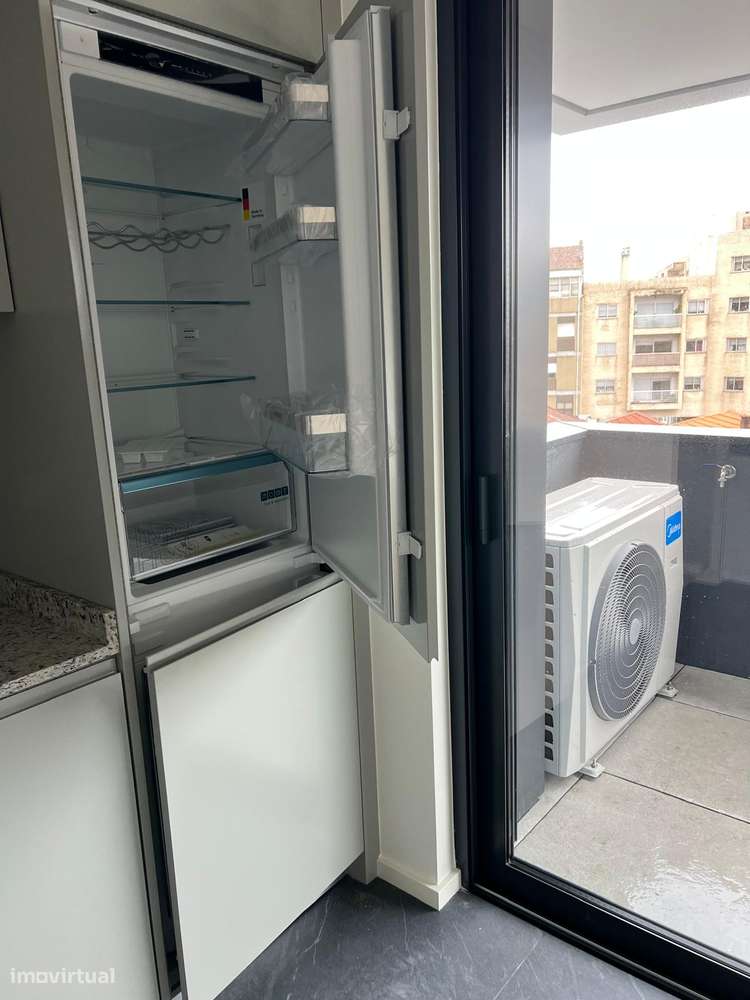 T2 Fabuloso Gaia Av.  República Metro S.  Ovídio Lugar  Garagem  Duplo-8