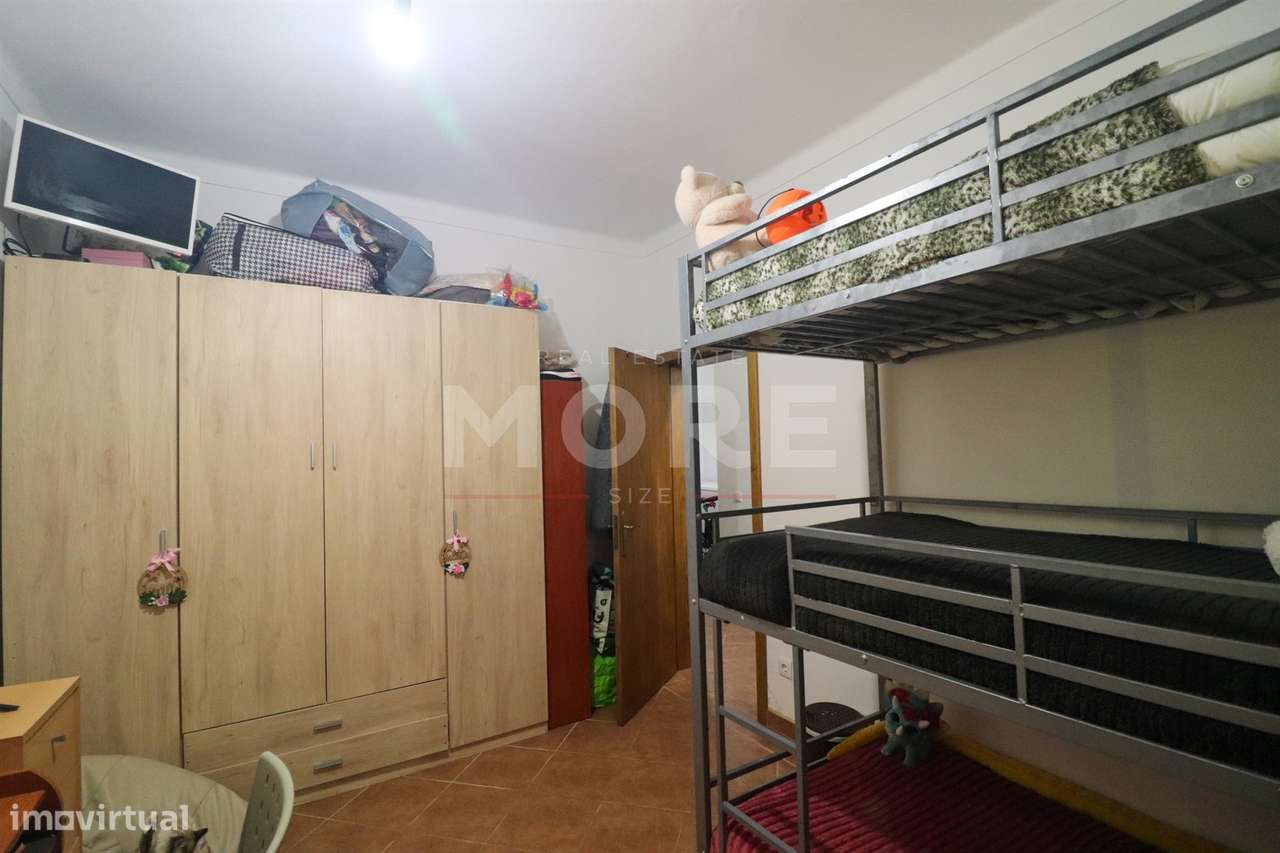 Moradia T3 Térrea Totalmente Remodelada-12