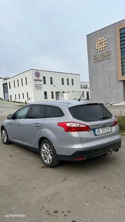 Ford Focus 2.0 TDCi DPF Aut. SYNC Edition - 3