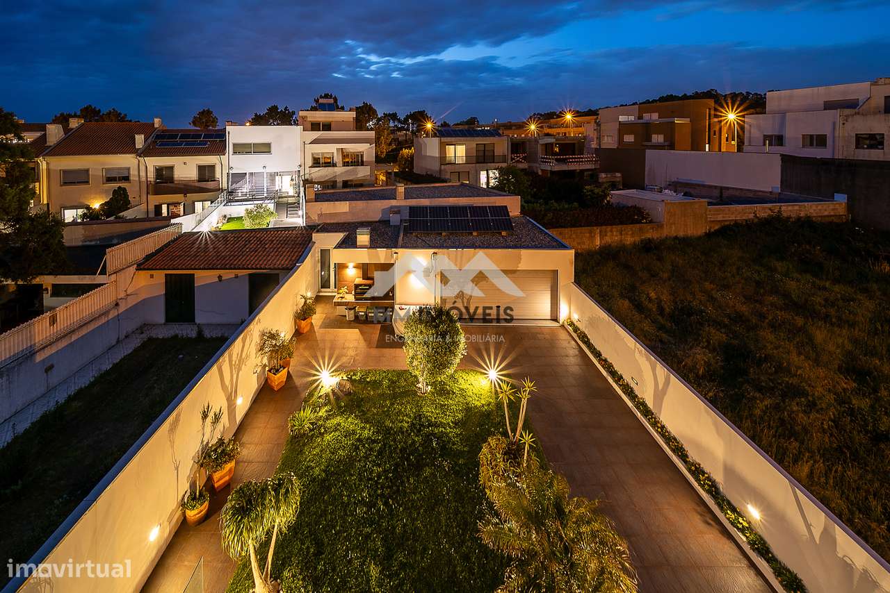 Moradia Lavra | Terraço Panorâmico Vista Mar | Jardins | Closet | Anex-29
