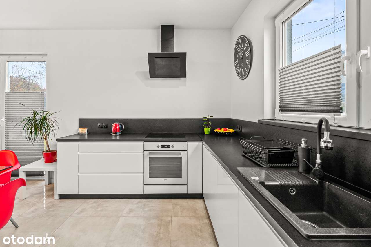 Nowoczesny, wyposażony i energooszczędny dom  z 2021 roku - Pełny obrazek: 3/13