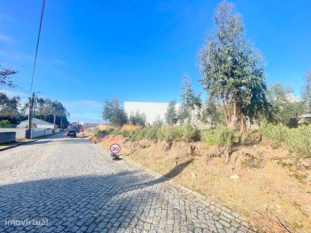 Terreno com 733m2, localizado próximo do Centro de Canelas!-6