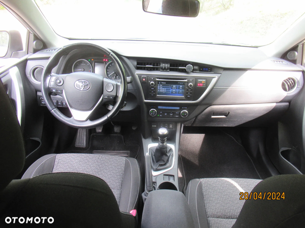 Toyota Auris 2.0 D-4D Touring Sports Life Plus - 8