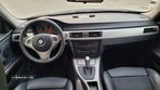 BMW 320 dA Exclusive - 23