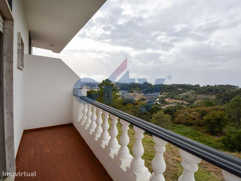 Moradia T4 Independente c/ Garagem - Caneças - Vista Desafogada .-21