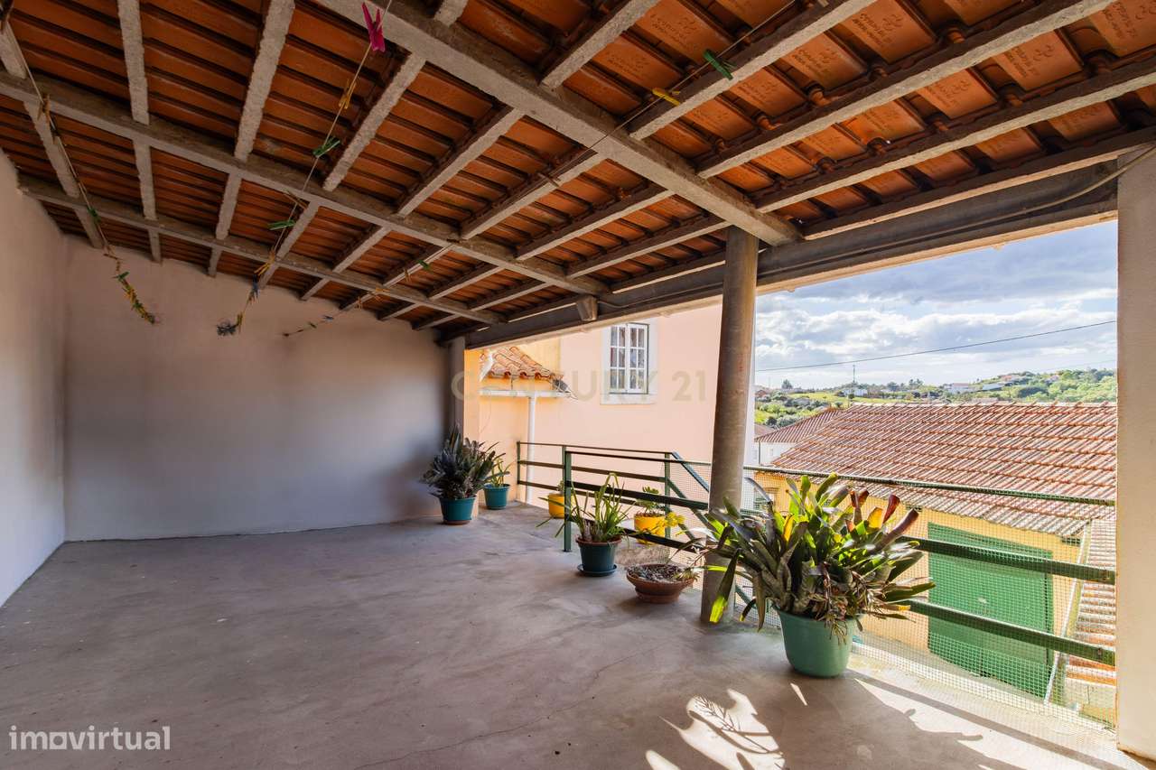 Moradia T5 com 250 m², no Coração do Juncal, Porto de Mós-8