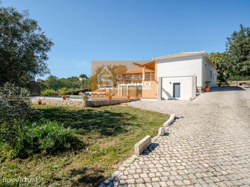 Moradia T3 + 1 com Piscina-8