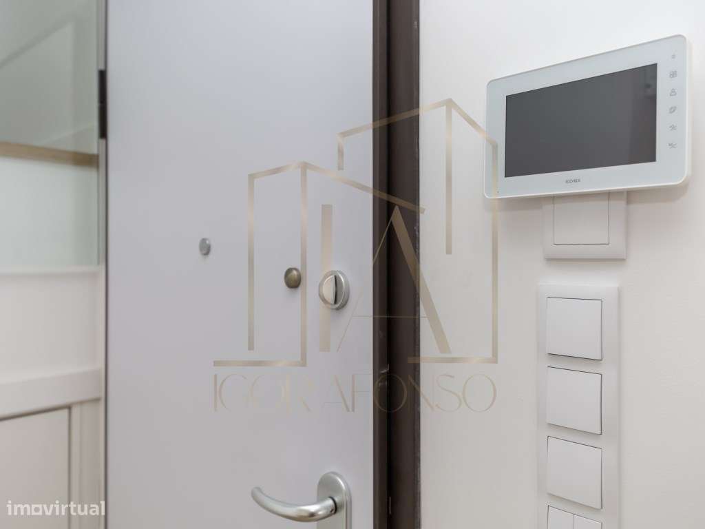 Moradia Geminada T3 com Suíte e Ótimo Espaço Exterior-44