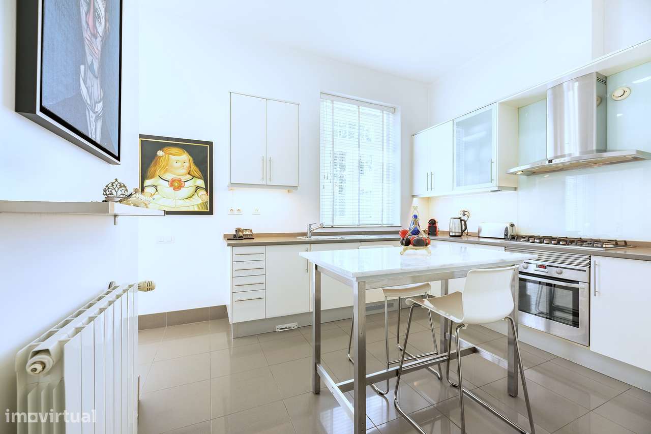 T3 duplex Monte Estoril com vista mar e terraço-23