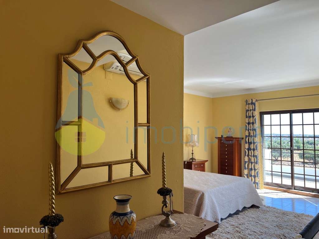 SOBERBA MORADIA T6 COM CASA DE HOSPEDES EM ANEXO-51