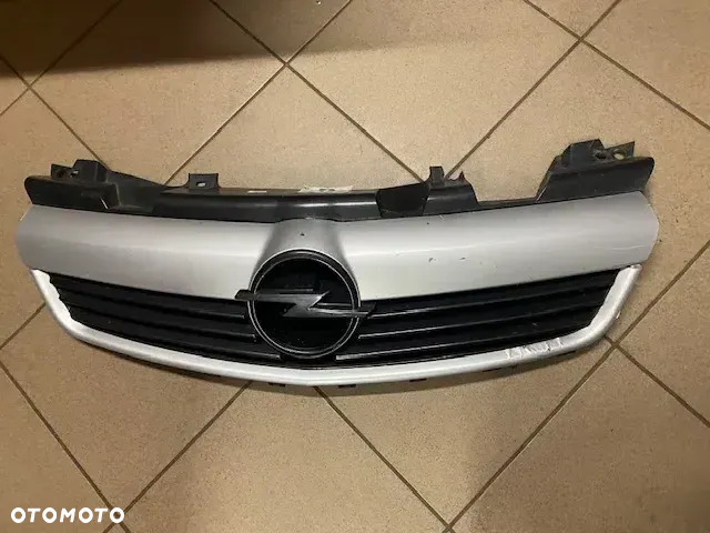 ATRAPA CHŁODNICY GRILL OPEL ZAFIRA B - 12