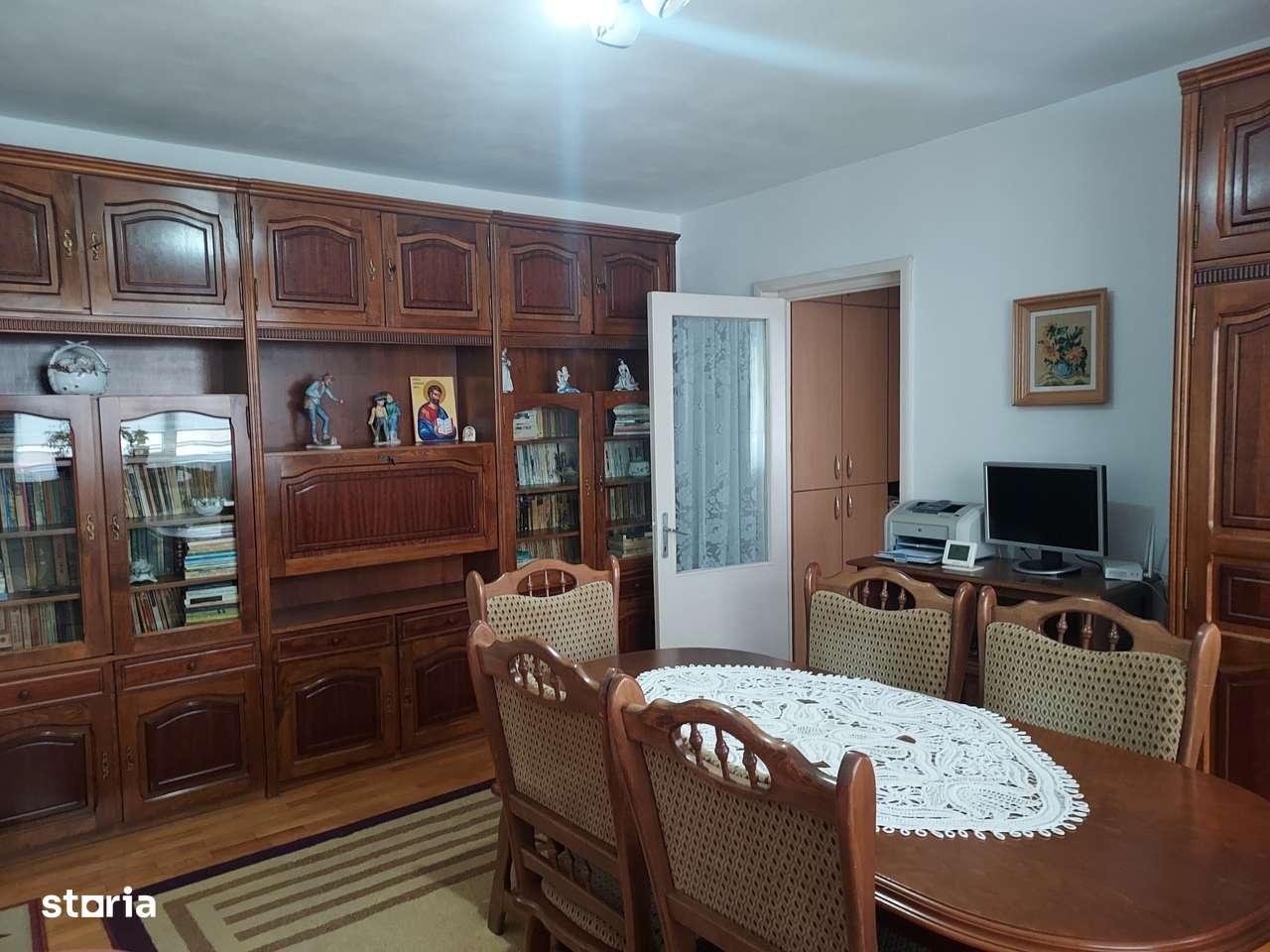 Zona Spital - apartament cu 3 camere, etaj 1 - Imagine principală: 3/8