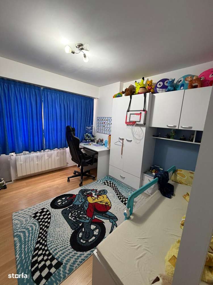 Apartament 4 camere 90 mp, etajul 3 - zona centrala-12