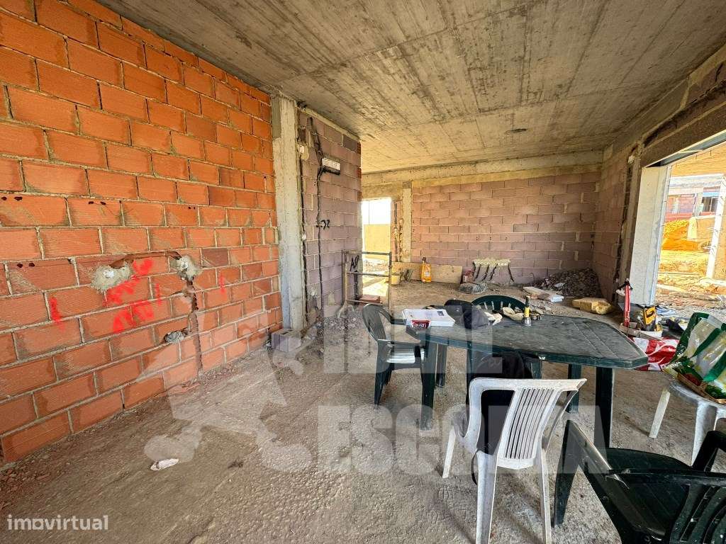 MORADIA EM CONSTRUÇÃO QUINTA DO ANJO ..-20