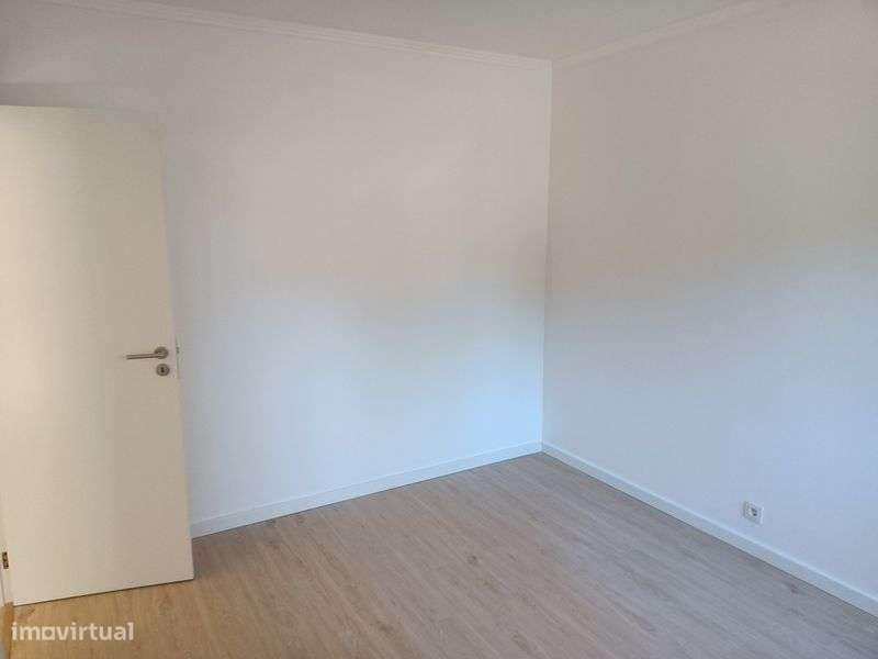 Apartamento T1 santo António da charneca Barreiro - Grande imagem: 4/12