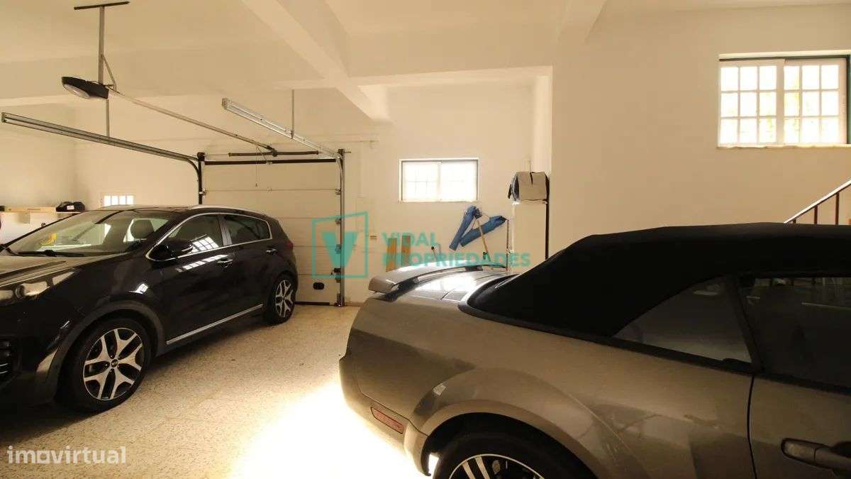 Moradia T7 com piscina e garagem em Loulé-40