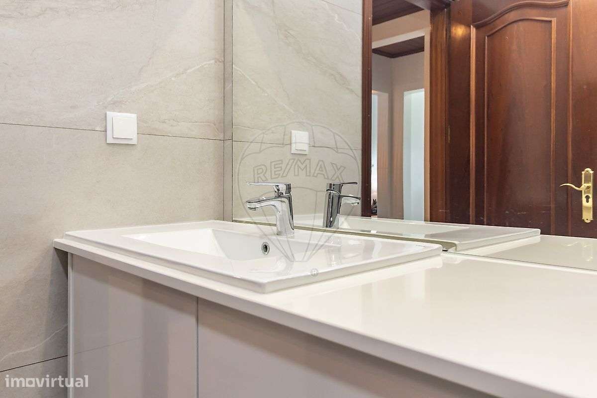 T2 Semi-Remodelado na Torre da Marinha-19