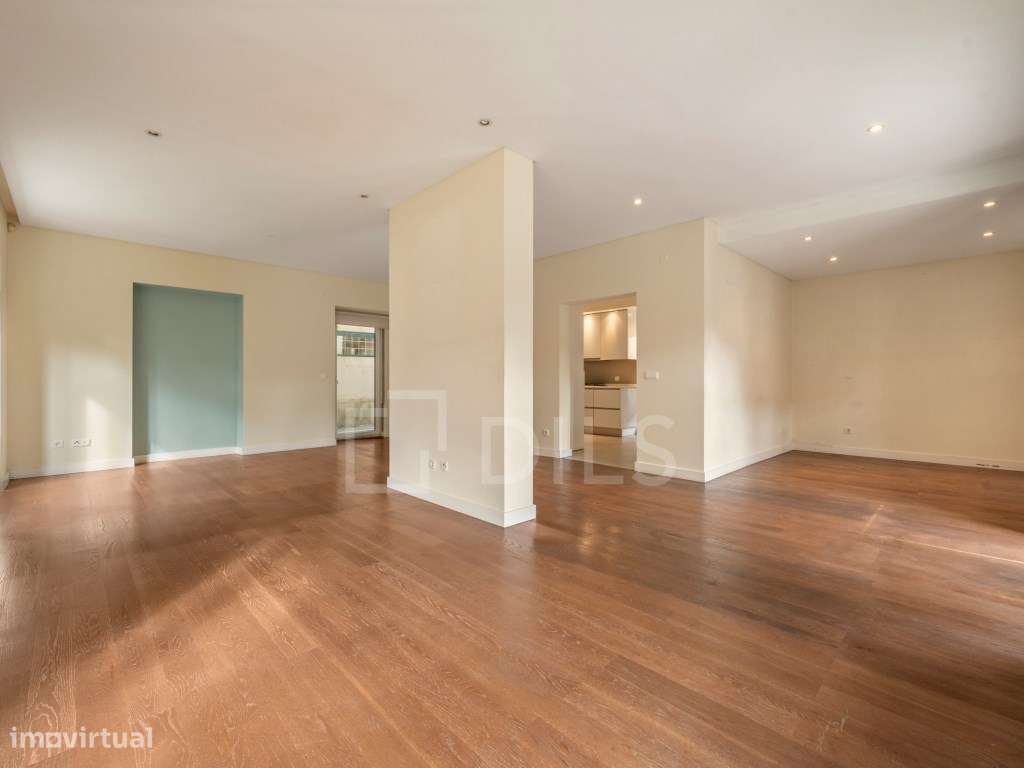 Apartamento T2, próximo do mar, no Estoril - Grande imagem: 4/44