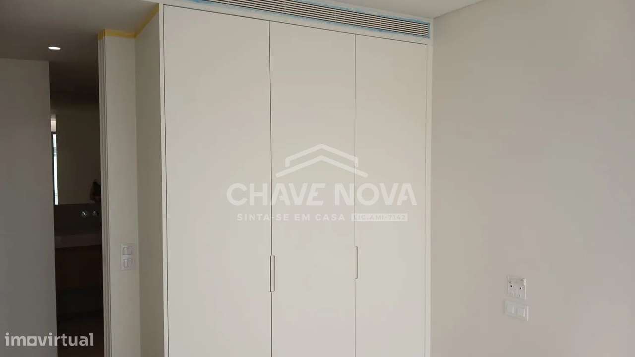 T2 Novo c/ Lugar de Garagem em Santa Marinha (VL8)-9