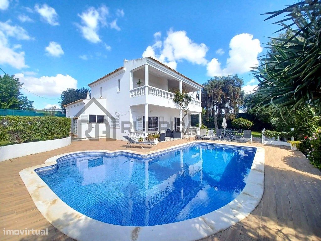 Moradia V4 com vista mar e piscina aquecida - Albufeira