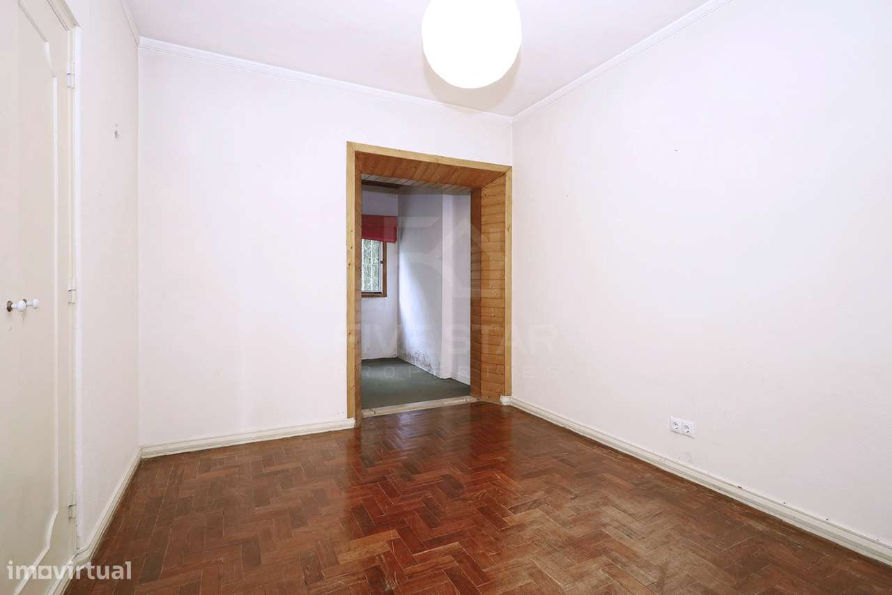 T4 Duplex - Parede - Vista Mar - Varanda - Garagem - Para Renovação-35