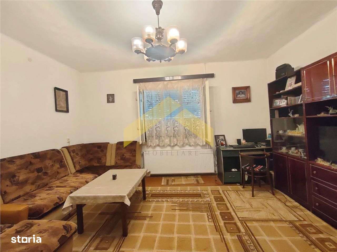 Casa de vanzare in zona Parneava-0