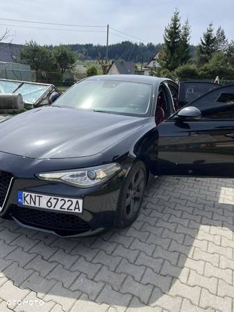 Alfa Romeo Giulia 2.0 Turbo 16V AT8 - 12