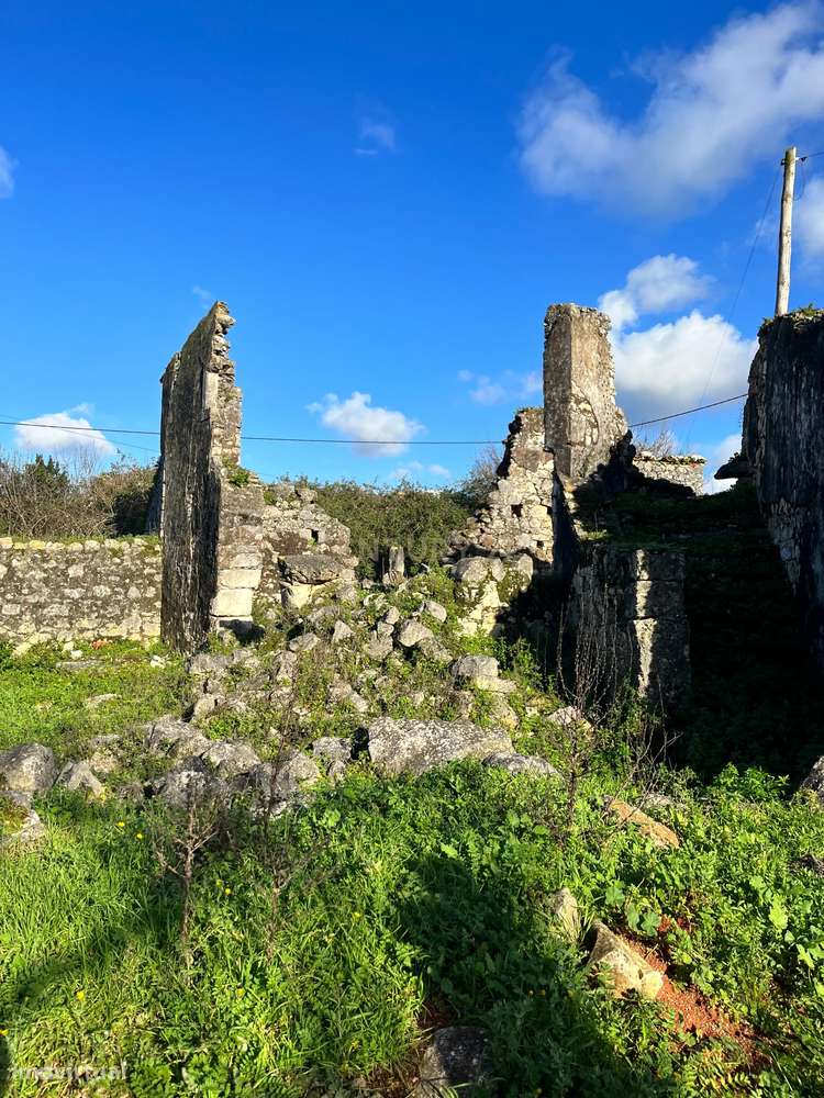 TERRENO COM RUINA VISTA SERRA - Grande imagem: 4/6