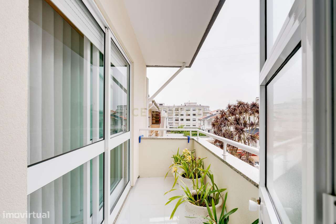 T2+2 Duplex c/ Sótão amplo (248m²) | S. Félix Marinha-16