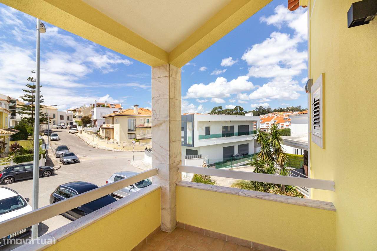 Moradia de Prestígio com 277m² | Garagem | Energia Solar | Feijó, Alma-17