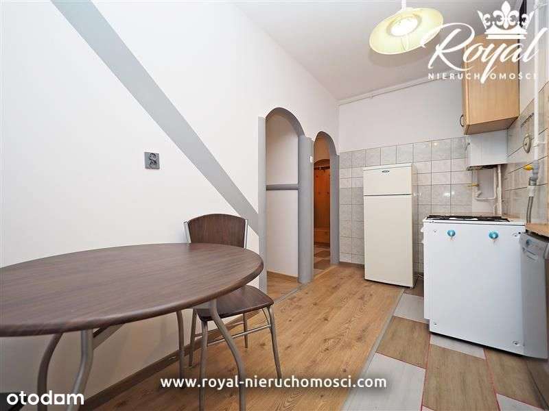 Duża kawalerka z komórką i m.postojowym ! - Pełny obrazek: 2/13