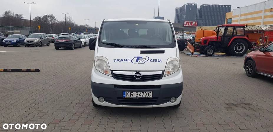 Opel Vivaro - 1