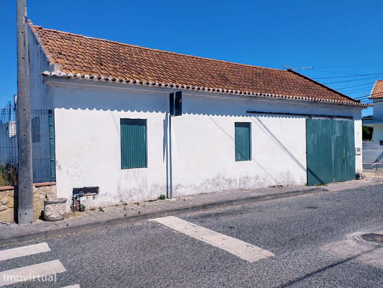 Terreno c/ Armazém c/ Projeto aprovado para construção de moradia!-4
